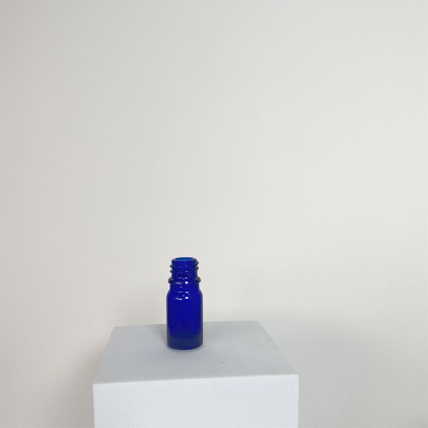 Plava boca eteričnog ulja na veliko 5 ML